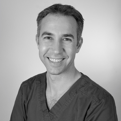 Dr Ronco - Parodontiste & Implantologue Paris